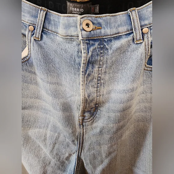 Torrid Jeans 22 Short - Picture 2 of 9